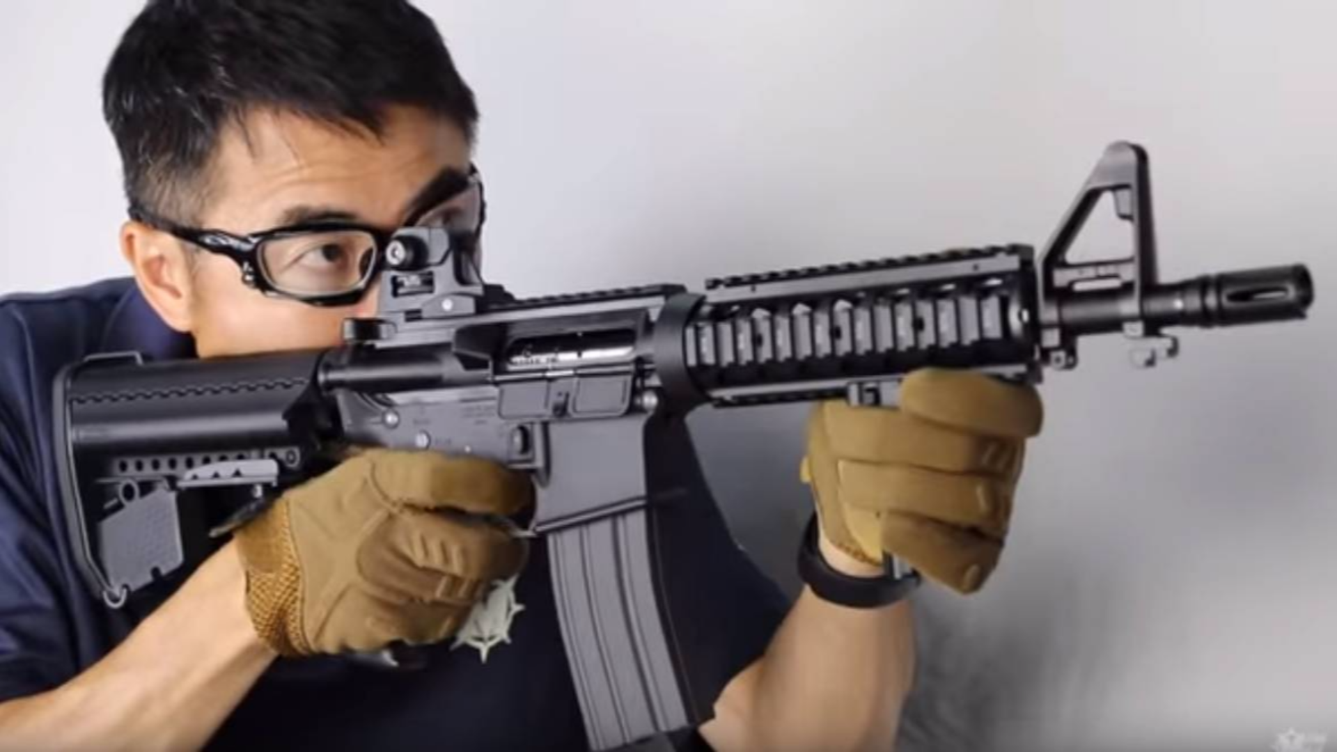 日本壕堺大叔:CQB-R黑色模特新一代电动枪新时代的M4秀!